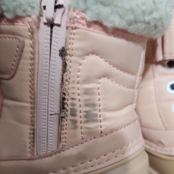 Cat & Jack Gray Winter Boots for Kids - Picture 7 of 8